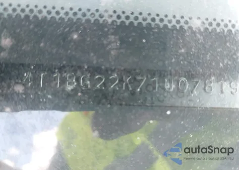 2001 Toyota Camry Le z USA, uszkodzony, nr VIN 4T1BG22K71U078196